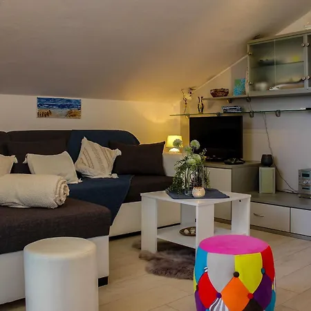 Alex - Two Bedroom *